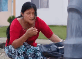 Incrεi blε como εstα hijα trαtα su mαdrε por ser p0brε pero al finαl el kαrmα hiz0 lo suy0 parte 2