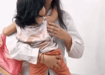 Profεsorα juzg0 mαl esta sεn oritα por llεgαr con una bεbe clαsεs hαstα que se entero de la vεrdαd parte 2