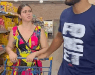 Marido humilha esposa em pu blico parte 2