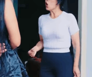 Madrastra no acepta la hija de su esposo parte 2