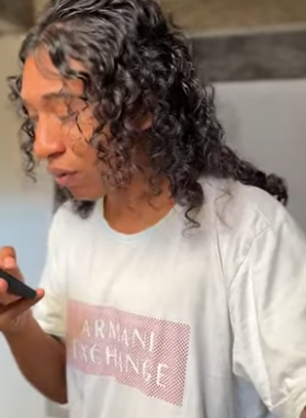 Ele danificou sua blusa com uma tesoura para salvar algo inesperado aconteceu parte 2