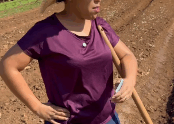 Fazendeiro testa honestidade de trabalhadora e da grande recompensa por isso! parte 2