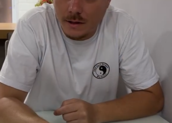 ela queria experimentar comida antes que todos, porque não tinha educação parte 2