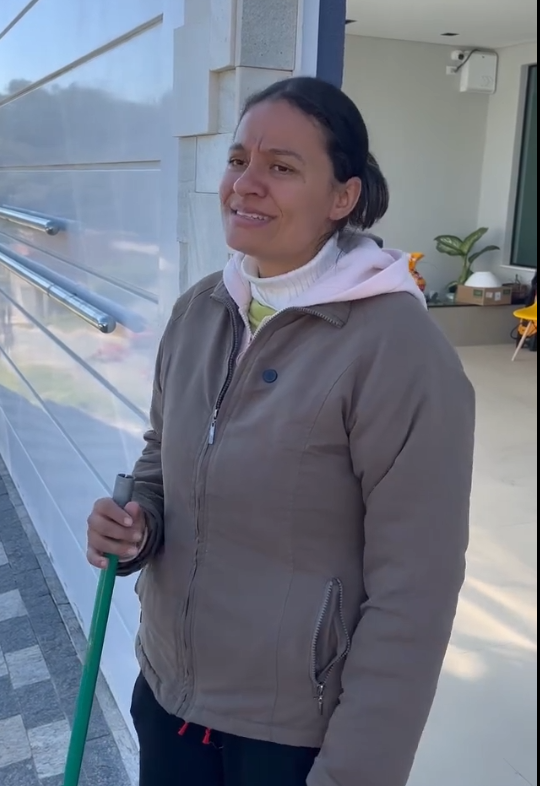 Devolve chave da casa porque não suporta vizinha parte 2