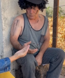 Milionário faz entrevista de emprego disfarçado de mendigo teve uma grande surpresa! part2