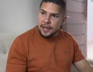 mãe dele pegou reais da carteira dele, olha como ele reagiu