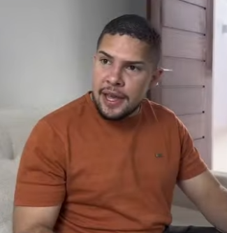 mãe dele pegou reais da carteira dele, olha como ele reagiu