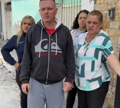 Fique longe de quem te ama só para te usar parte 2