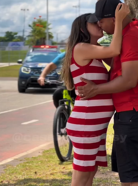 Flagrou sua mulher beijando outro parte 2
