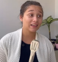 Tinha um negócio de vender café da manhã vendia dobro mais caro aos ricos por esta razão parte 2