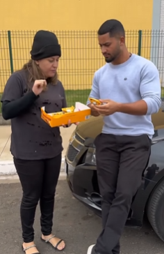 Graças esse truque moradora de rua se tornou uma empresária parte 2