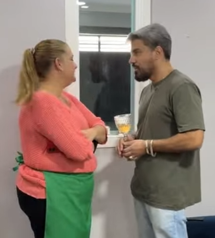 L2404004 Ela não queria relacionamentos parte 2