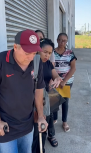 L2409003 Aproveitaram desse senhor sem saber quem ele era! parte 2