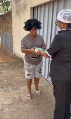 L2409004 Patroa se desfaça de mendigo para testar funcionár part2