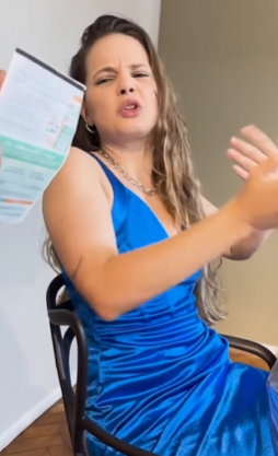 L2415006 Ela Humilh0u sua empregada por ser AnaIfabeta re parte 2