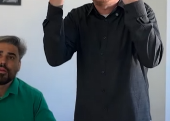 L2604006 Ele estava prestes assinar um contrato, mas opto part2