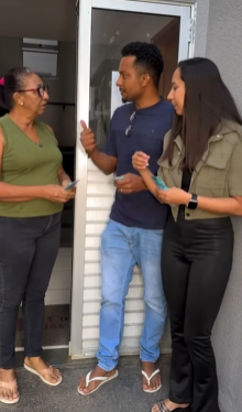 L2609002 Ela provou ser muito honesta ganhou uma grande part2